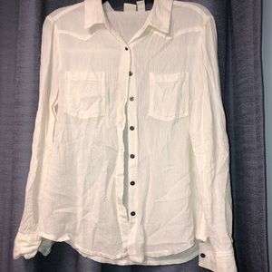 Off white Mudd button up